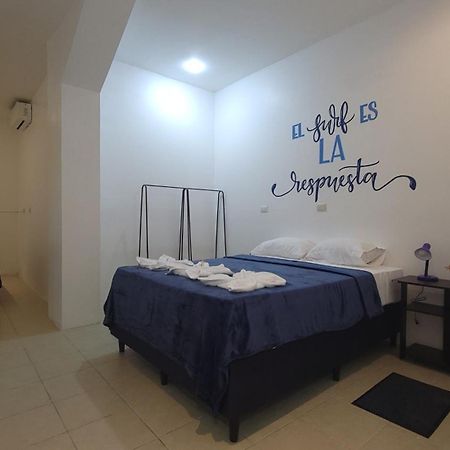 Surfo House Hotel & Hostel Тамариндо Экстерьер фото