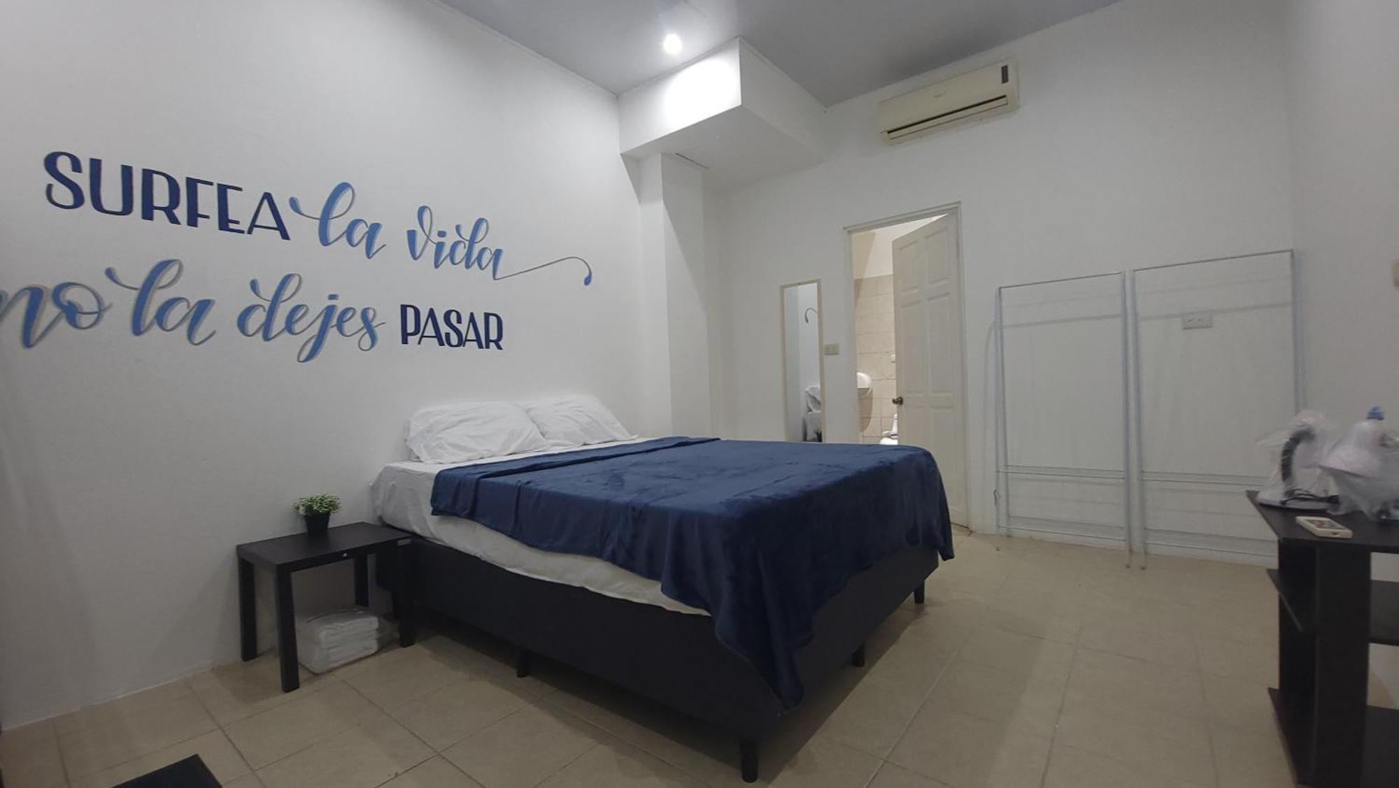 Surfo House Hotel & Hostel Тамариндо Экстерьер фото