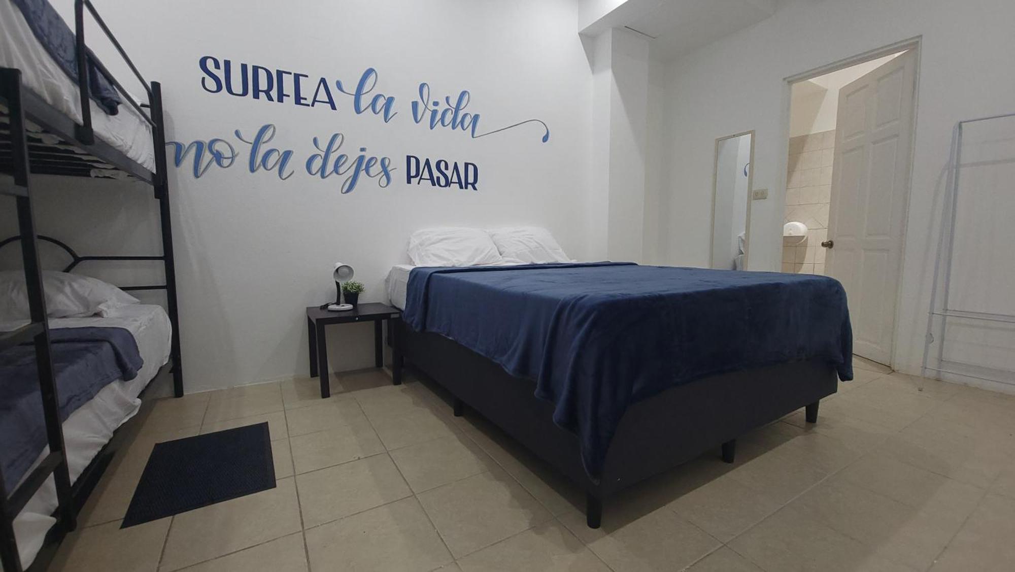 Surfo House Hotel & Hostel Тамариндо Экстерьер фото
