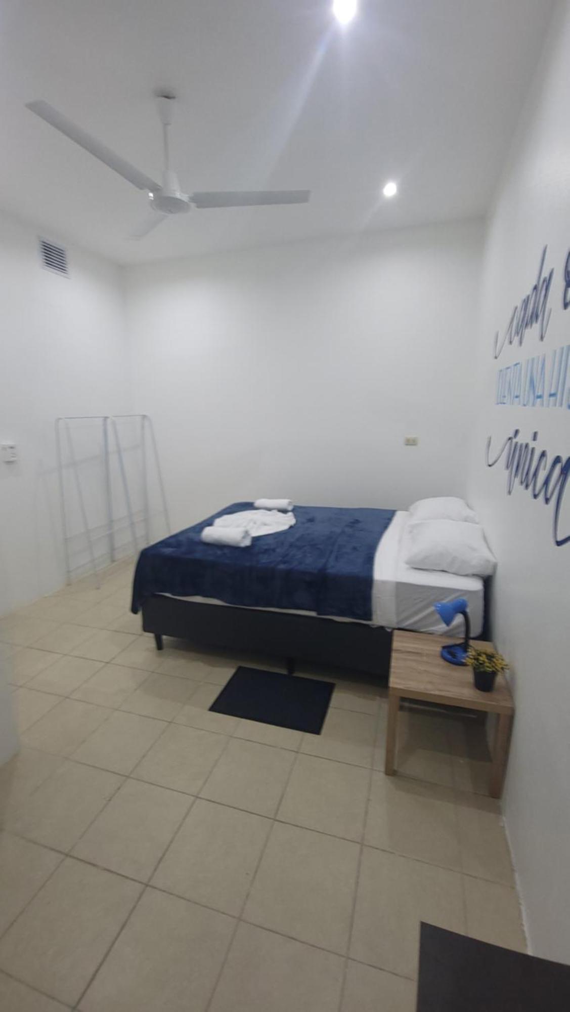 Surfo House Hotel & Hostel Тамариндо Экстерьер фото