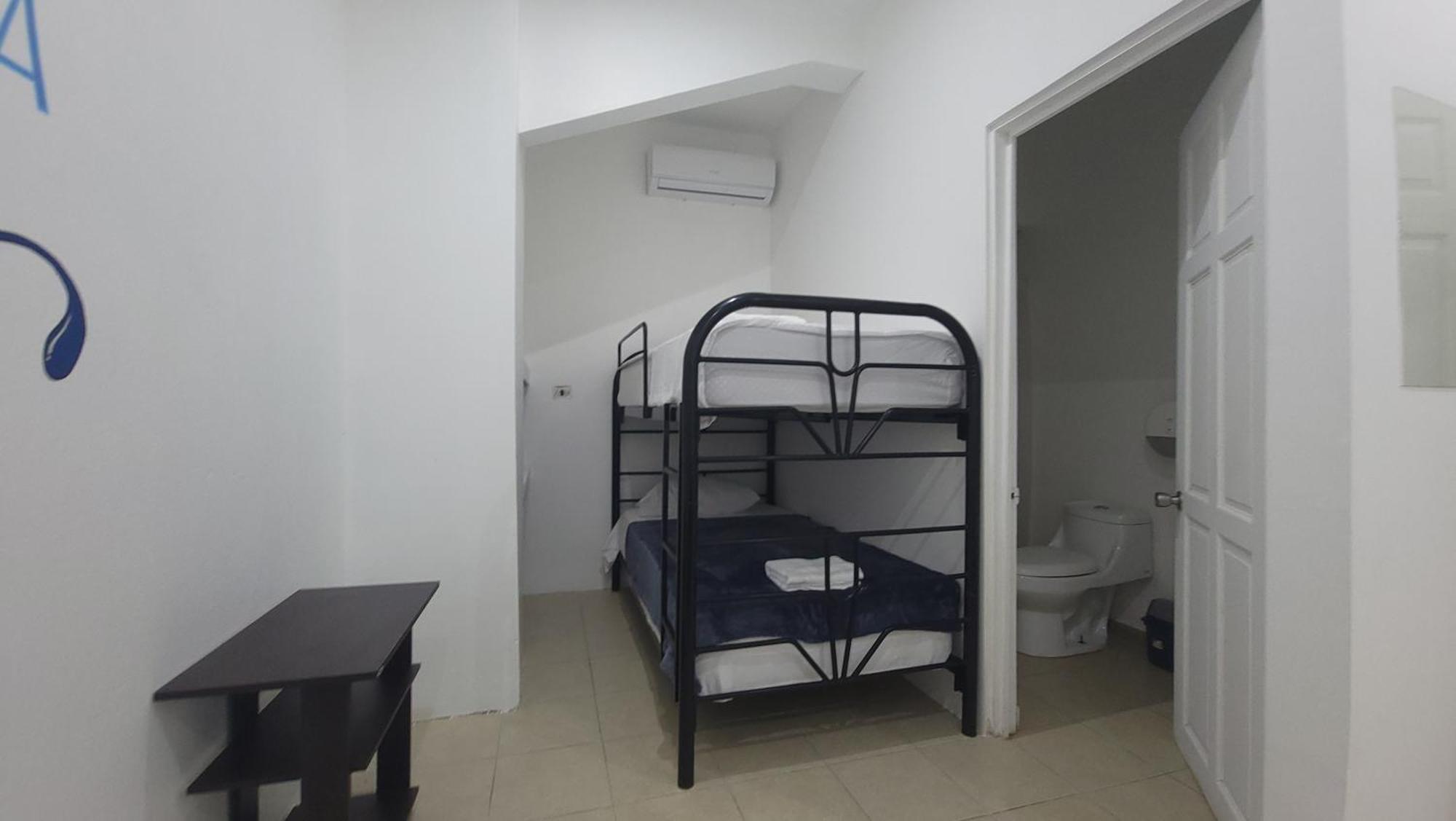 Surfo House Hotel & Hostel Тамариндо Экстерьер фото