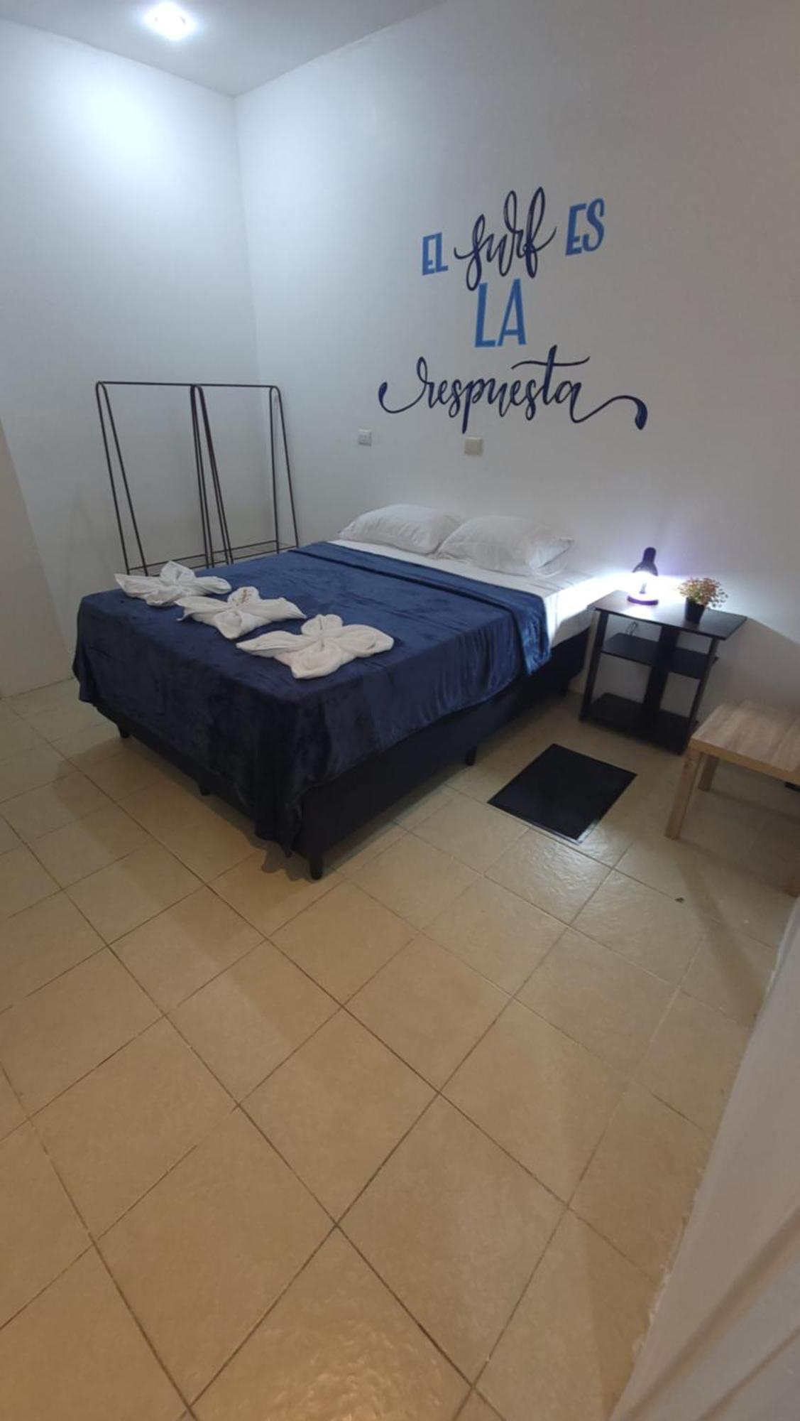 Surfo House Hotel & Hostel Тамариндо Экстерьер фото