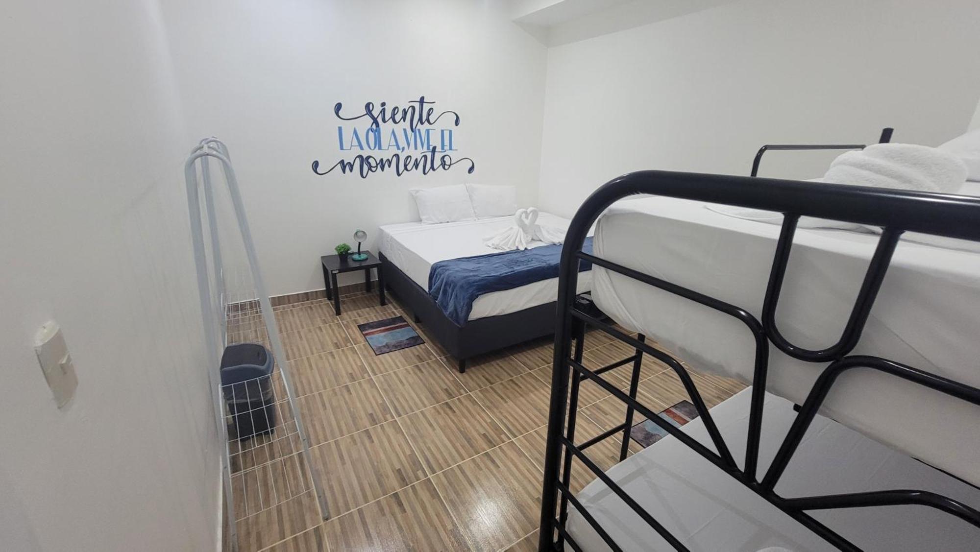 Surfo House Hotel & Hostel Тамариндо Экстерьер фото