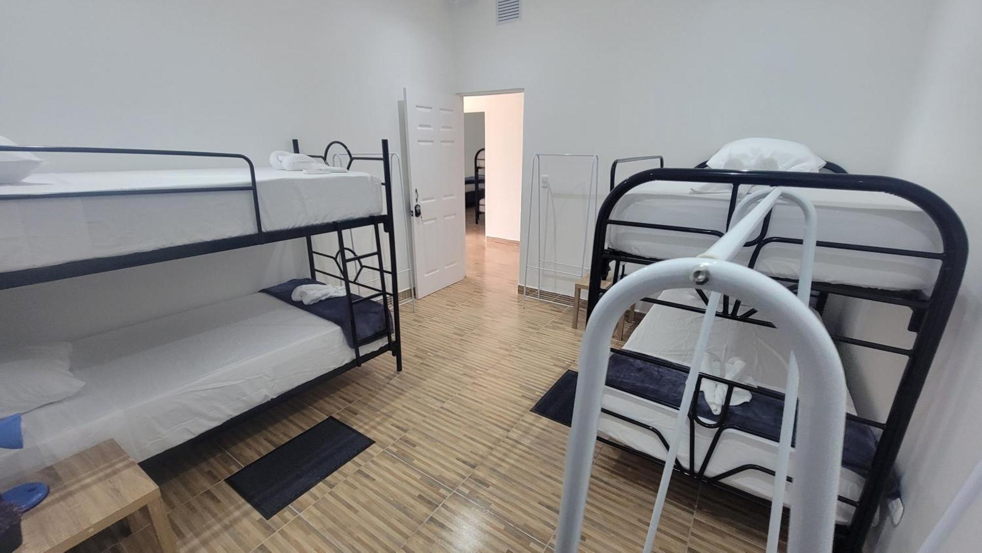 Surfo House Hotel & Hostel Тамариндо Экстерьер фото