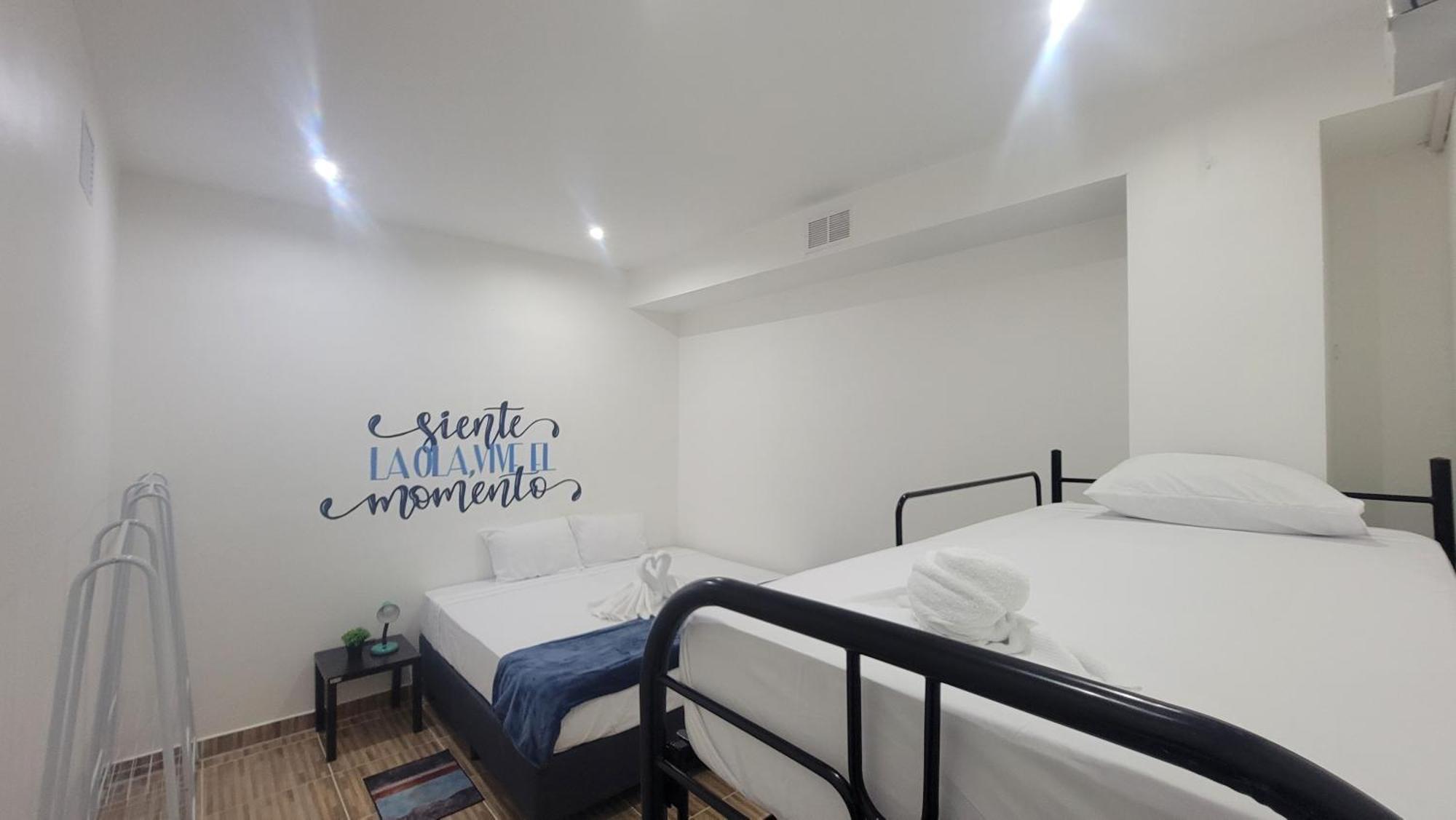 Surfo House Hotel & Hostel Тамариндо Экстерьер фото