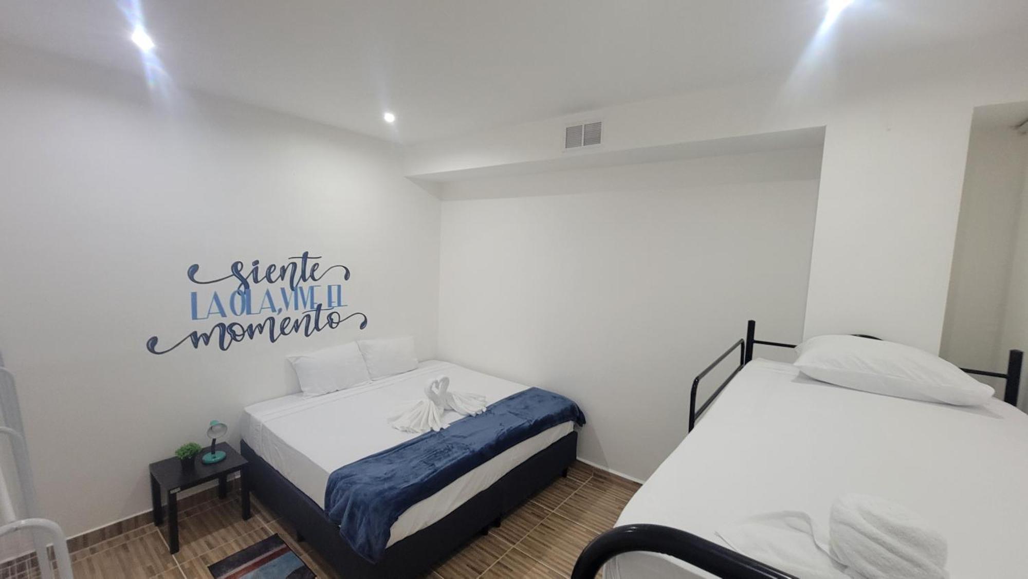 Surfo House Hotel & Hostel Тамариндо Экстерьер фото
